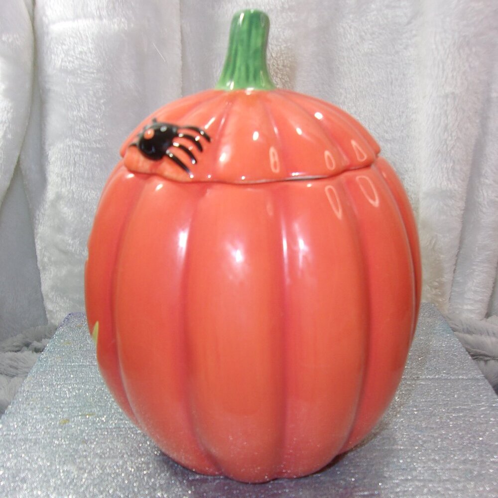 COPY - H-182 VINTAGE HALLMARK LIDDED PUMPKIN JAR/JACK-O-LANTERN TREAT JAR - Picture 3 of 11
